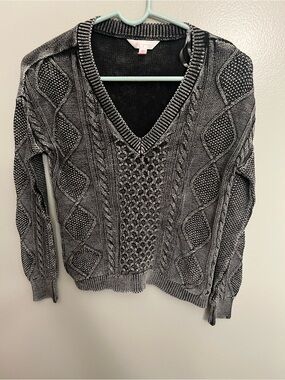 No boundaries Juniors sweater